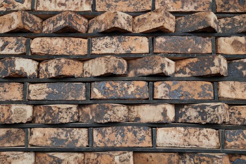 Кирпич облицовочный Faber Jar Петровский Штандарт Коричнево-черный 215*102*65 мм