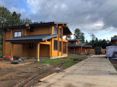 Компания МСК завершает поставки кровельных материалов на коттеджный поселок Конти.