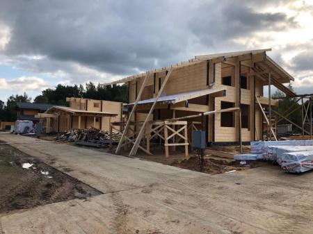 Компания МСК завершает поставки кровельных материалов на коттеджный поселок Конти.